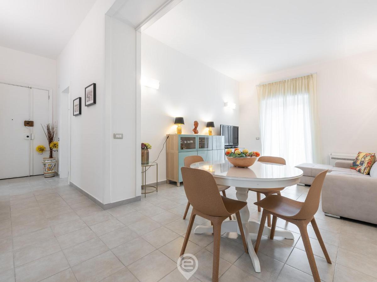 White Gold Apartment Кальяри Экстерьер фото