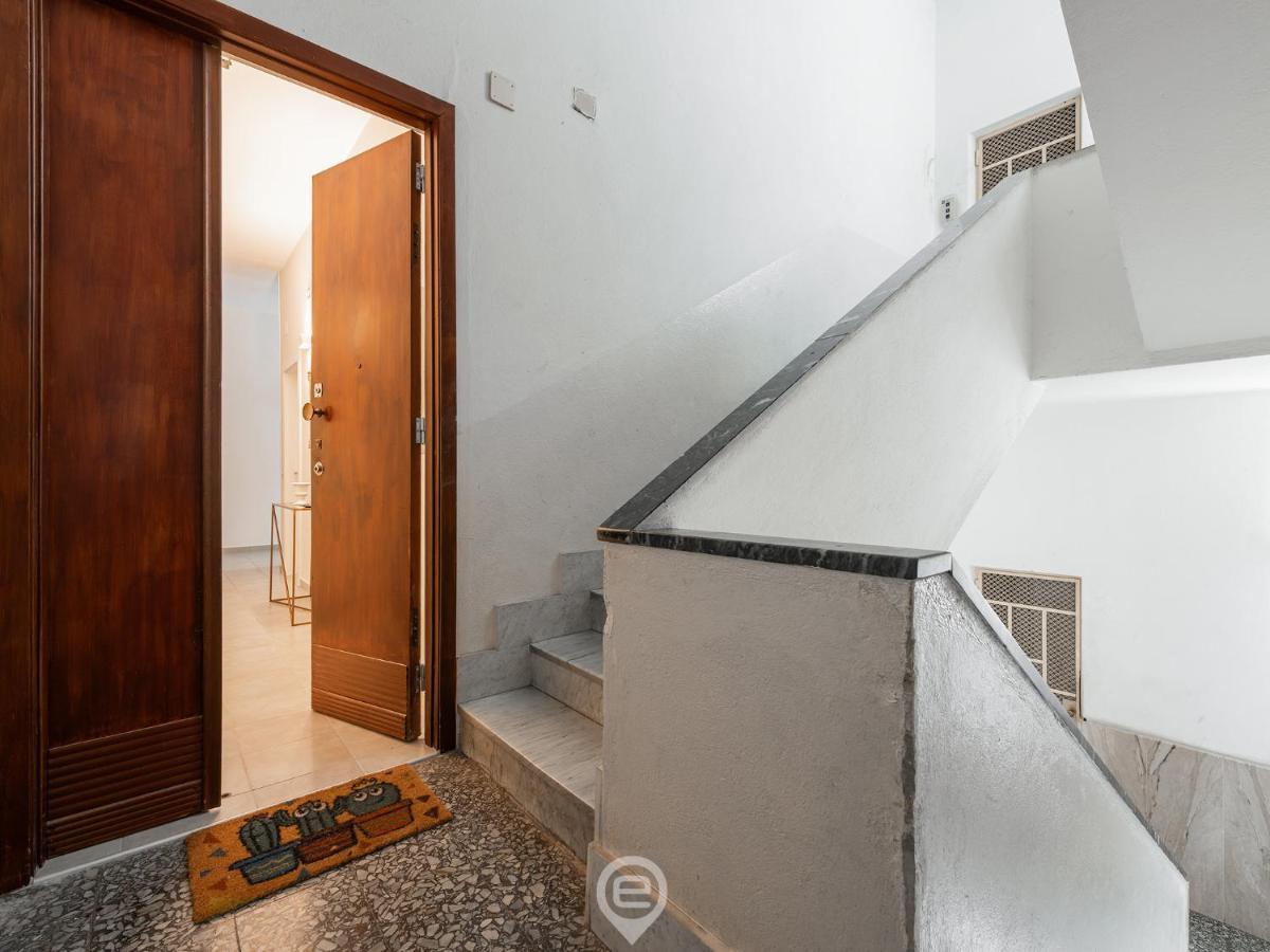 White Gold Apartment Кальяри Экстерьер фото
